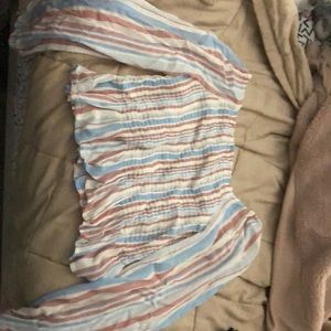 Cropped blue red white shirt